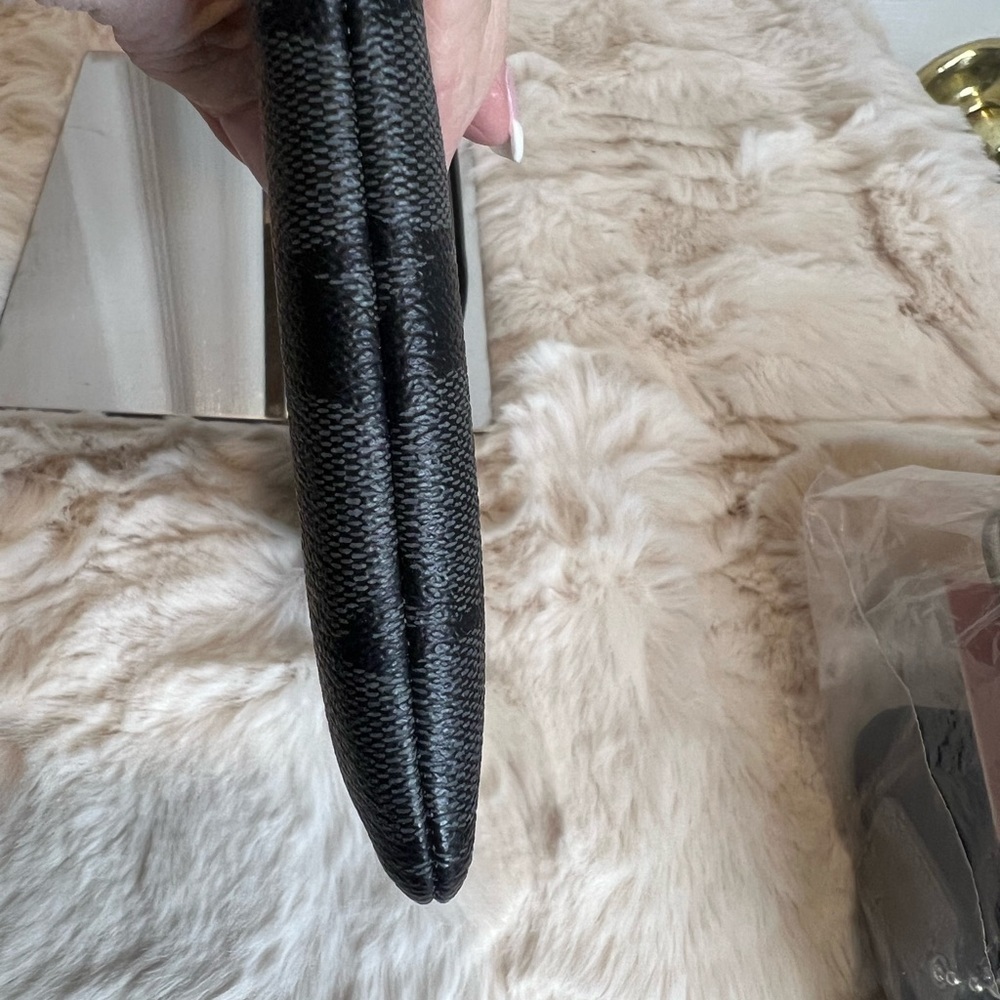 COACH CORNER ZIP SIGNATURE WALLET - Picture 3 of 7